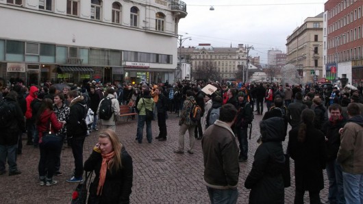 Shromáždění studentů na Malinovského náměstí