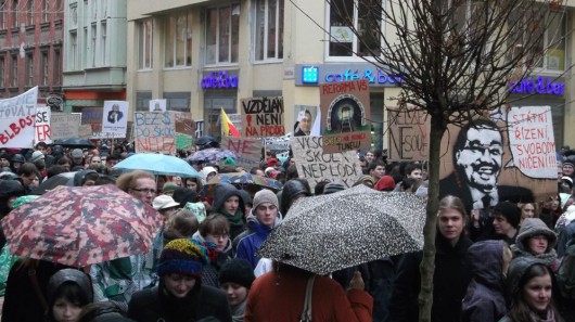 Průvod studentů v Brně proti reformám